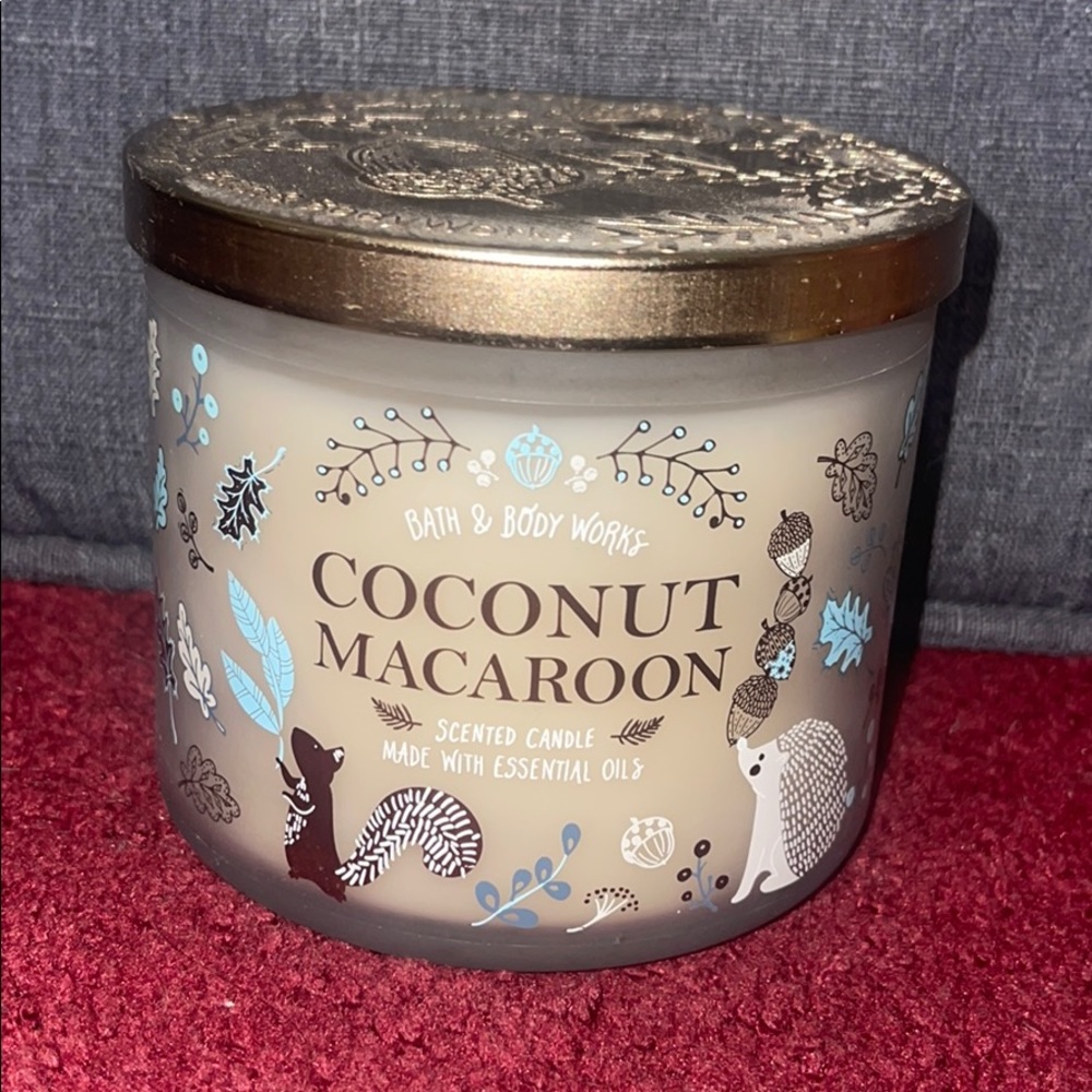 Bath & Body Works Coconut Macaroon Candle